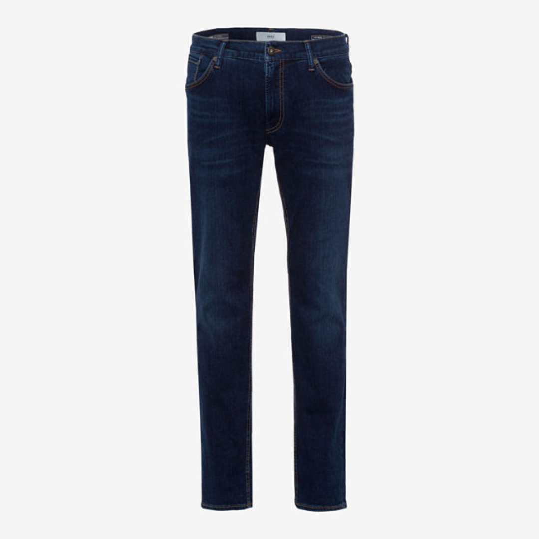 Men's high stretch premium quality Chuck Hi-Flex jeans, modern fit with five pockets and zipper front, featuring slim silhouette.