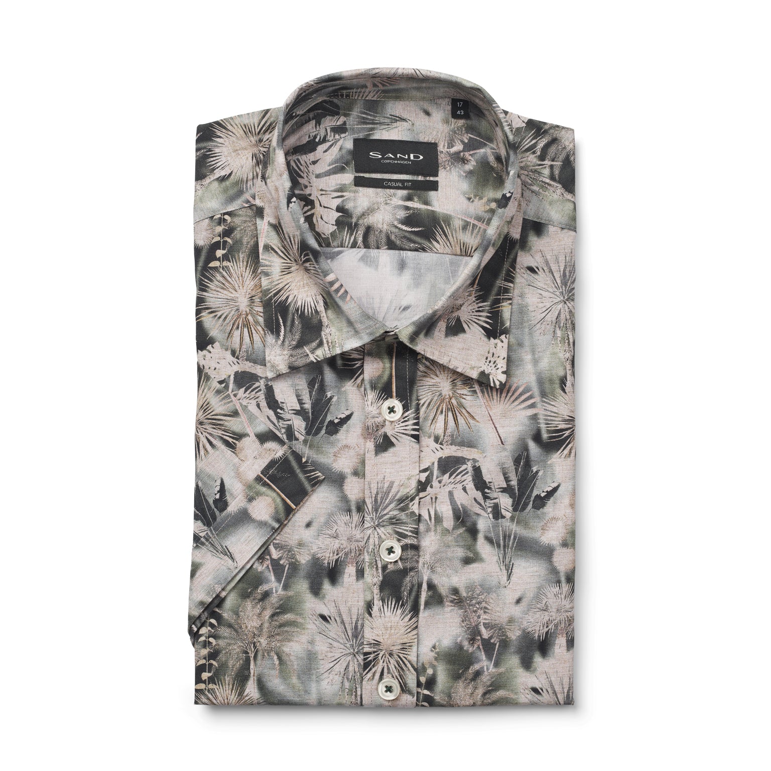 Fine cotton printed shirt. short sleeve in modern fit.